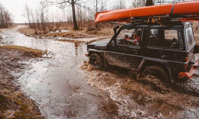 Jazda terenowa po lesie - Co trzeba wiedzieć o offroad?