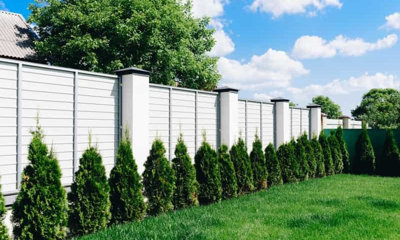 Deski kompozytowe na ogrodzenie – czy warto?