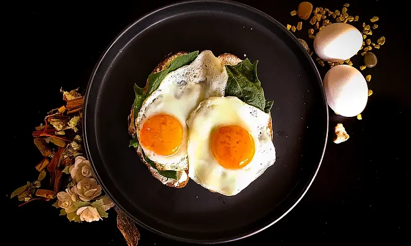 Ile gotować jajko? Sprawdzamy na miękko i na twardo! Dowiedz się!