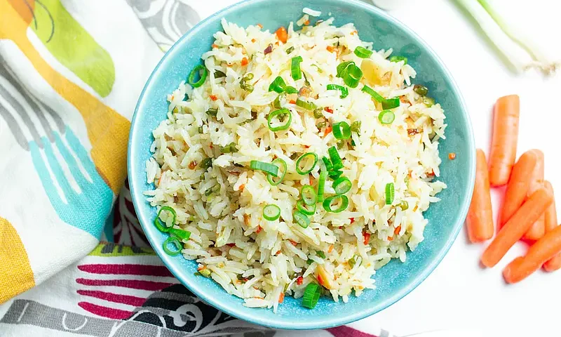 Ile gotować ryż? Ile gotować do sushi, basmati? Sprawdzamy!