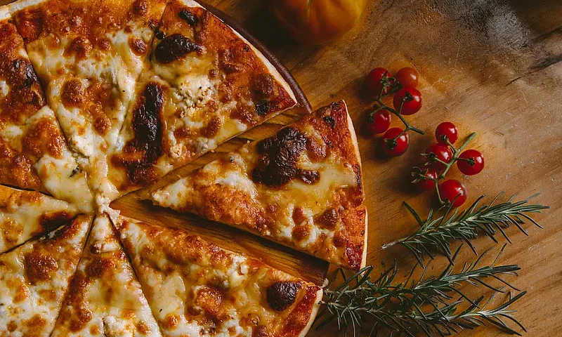 Pizza kcal - sprawdź ile kalorii ma pizza margherita i neapolitańska!