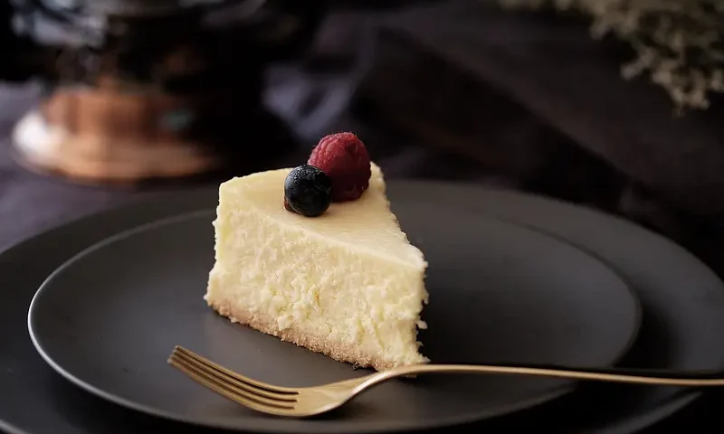 Sernik z mascarpone - przygotowanie pysznego deseru. Przepis!