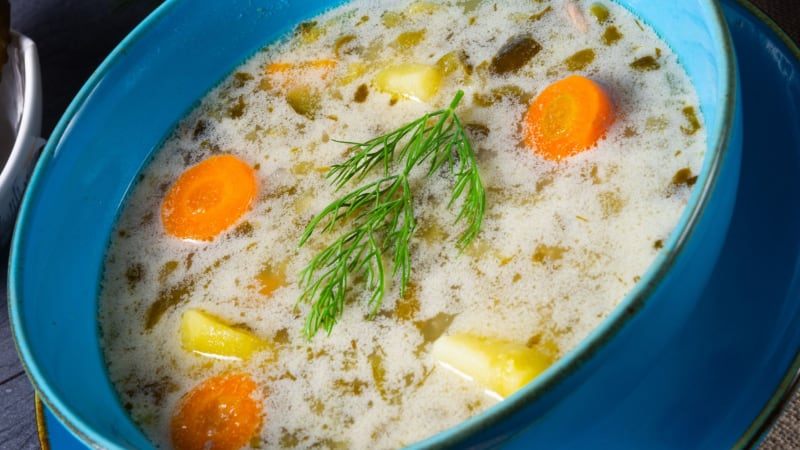 Αγγουρόσουπα στα παϊδάκια