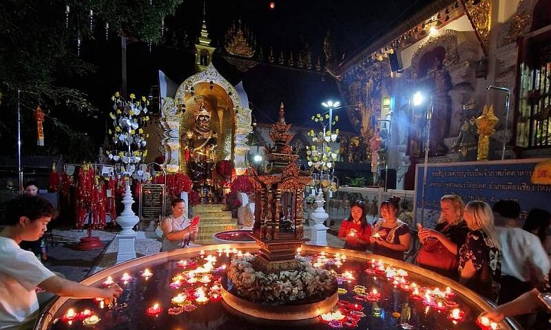 Loy Krathong & Yi Peng czyli festiwal świateł w Chiang Mai